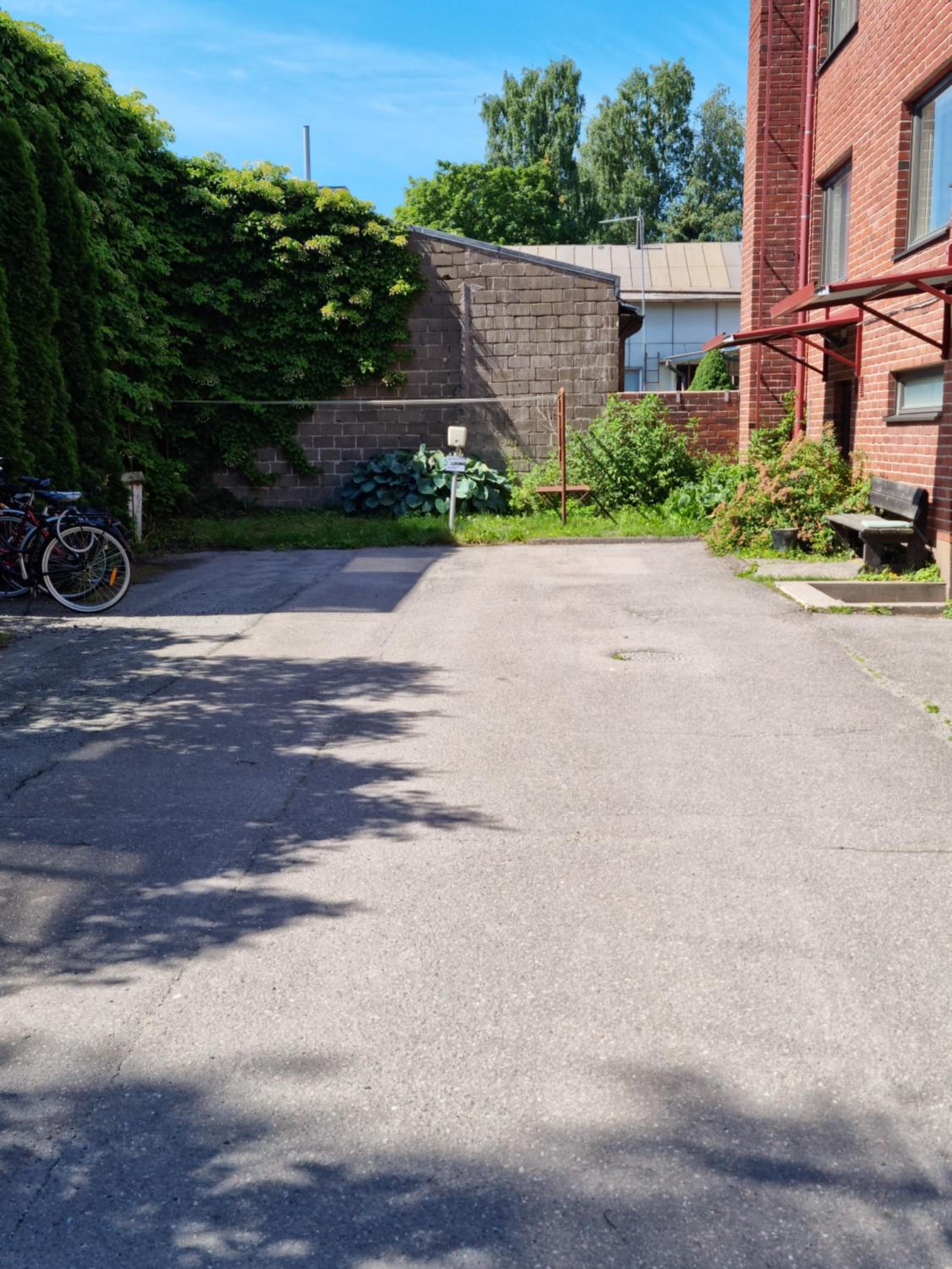 Kompakti yksiö numero 3 pienkerrostalossa