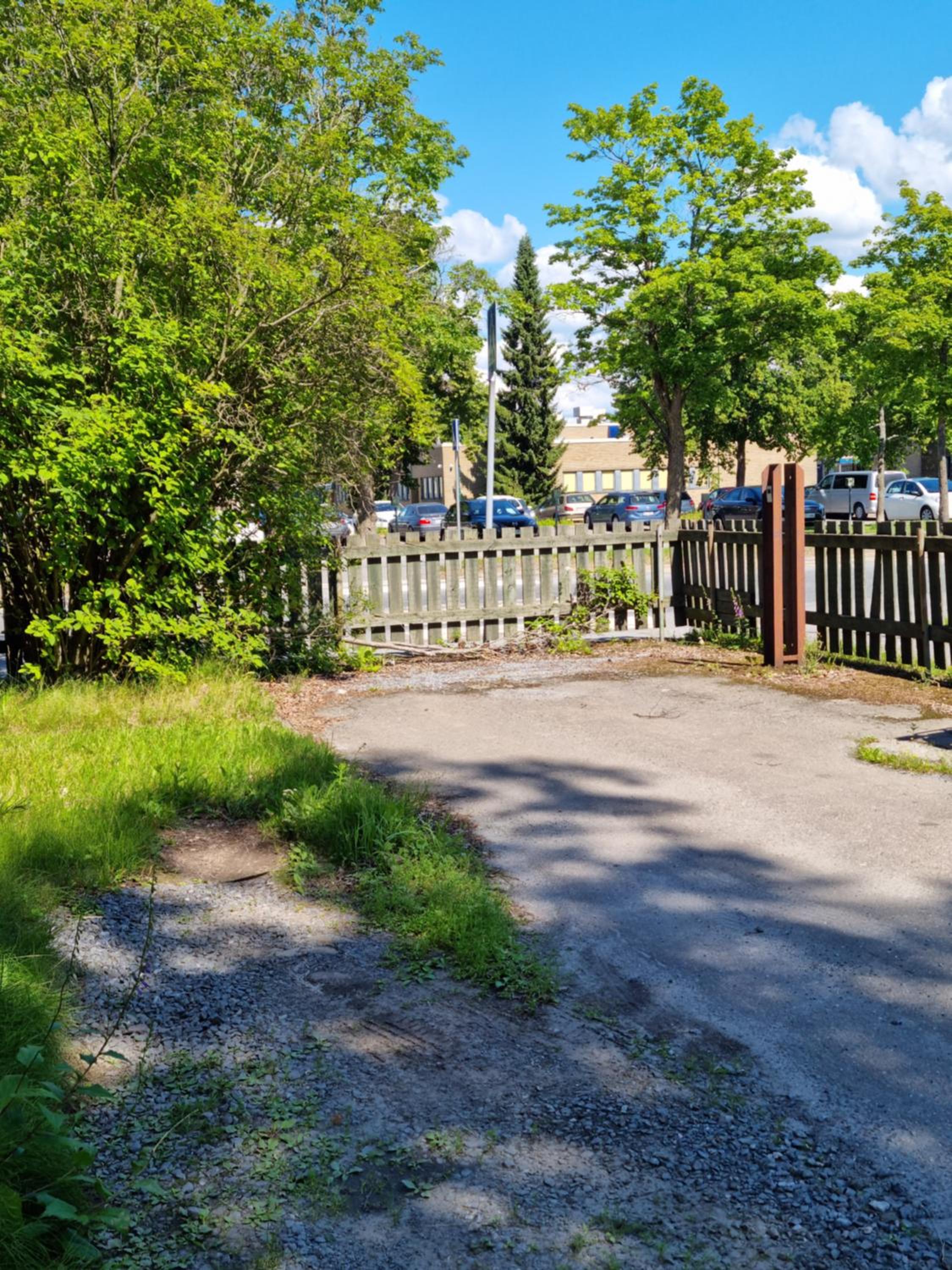 Kompakti yksiö numero 3 pienkerrostalossa