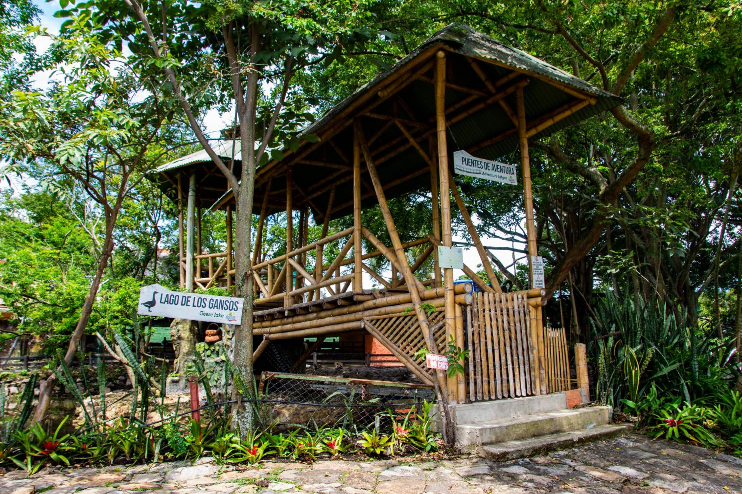 CABAÑA FAMILIAR en EcoparqueChinauta, PISCINA, GRANJA, JUEGOS, PESCA, RESTAURANTE