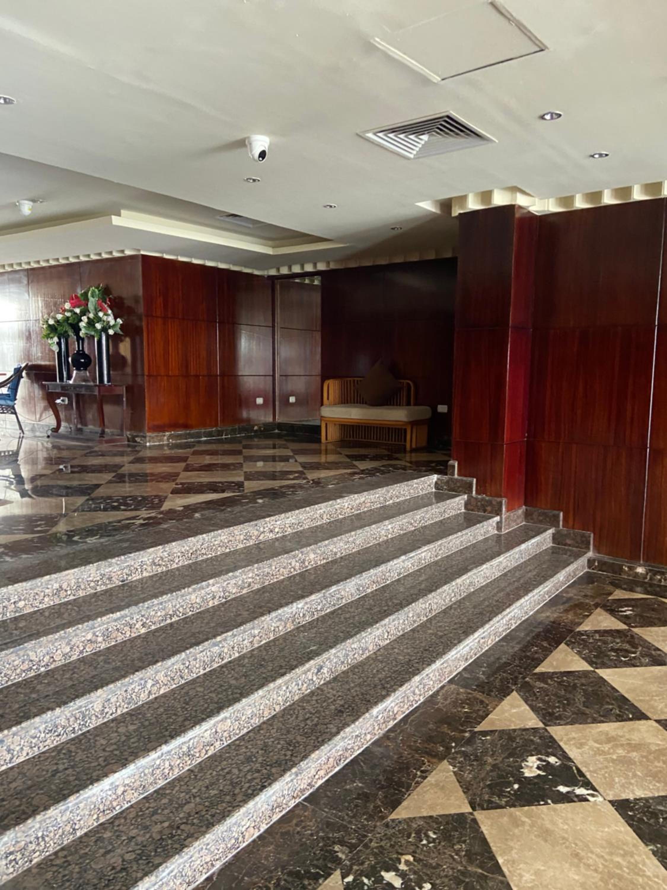 Executive Royal Tower Apartments - Sky Lounge