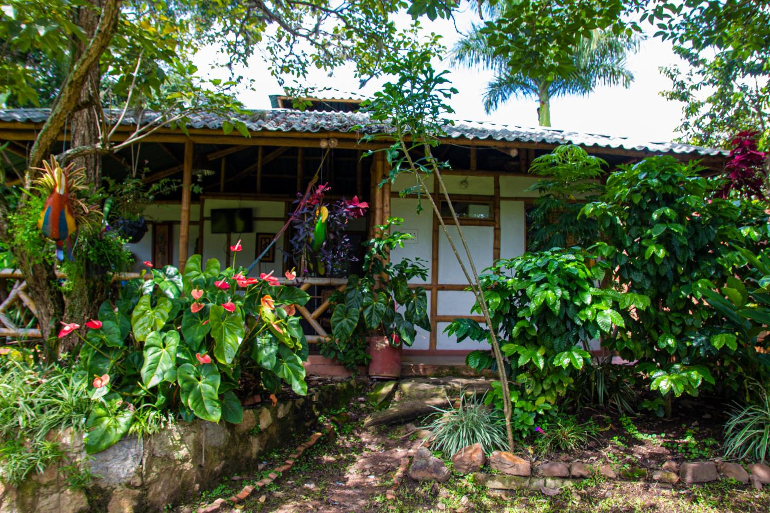 CABAÑA FAMILIAR en EcoparqueChinauta, PISCINA, GRANJA, JUEGOS, PESCA, RESTAURANTE