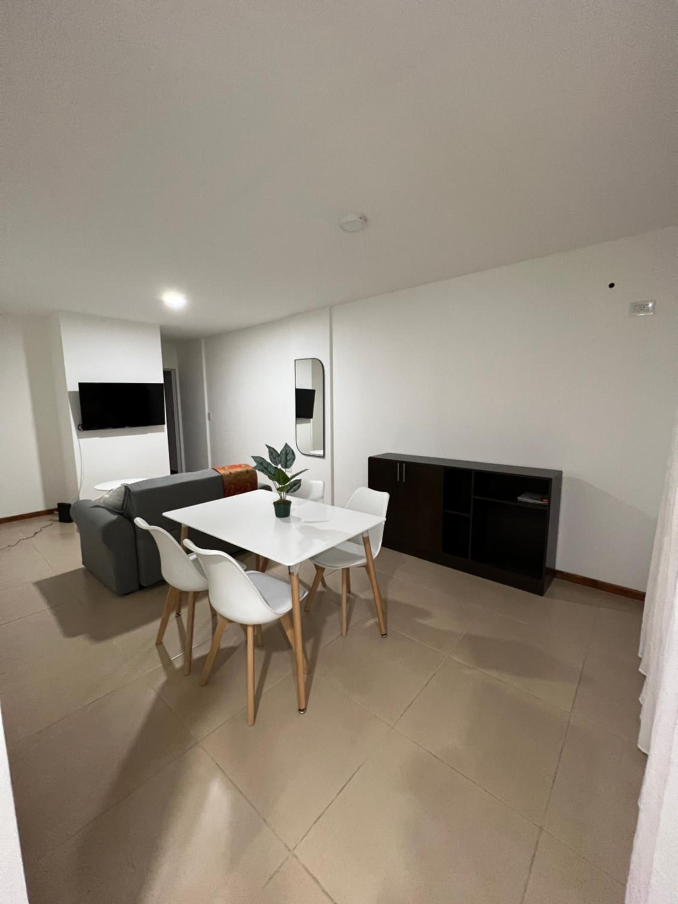 Apartamento a metros de la costanera y el lago