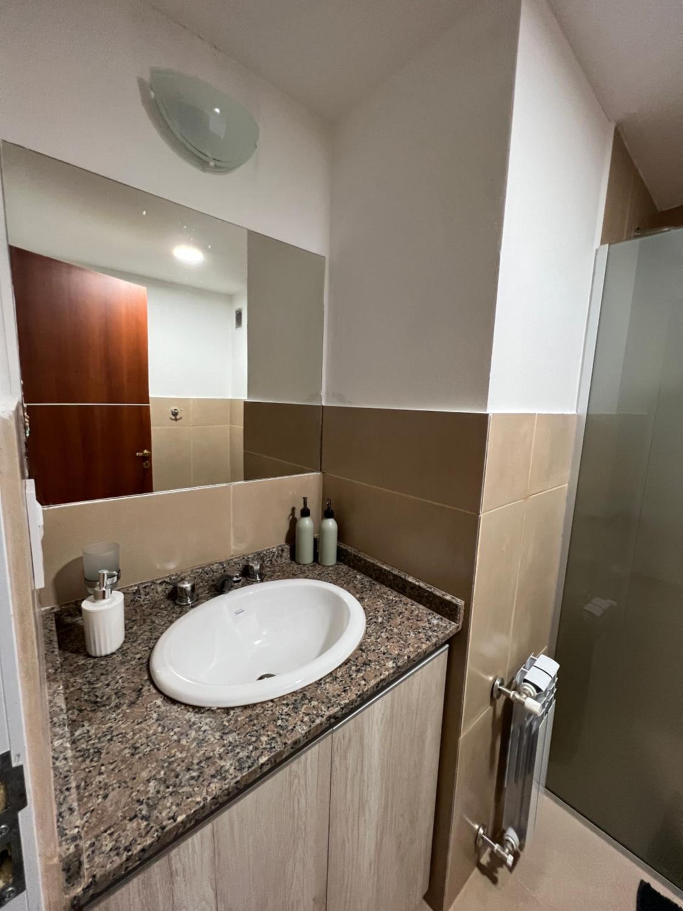 Apartamento a metros de la costanera y el lago