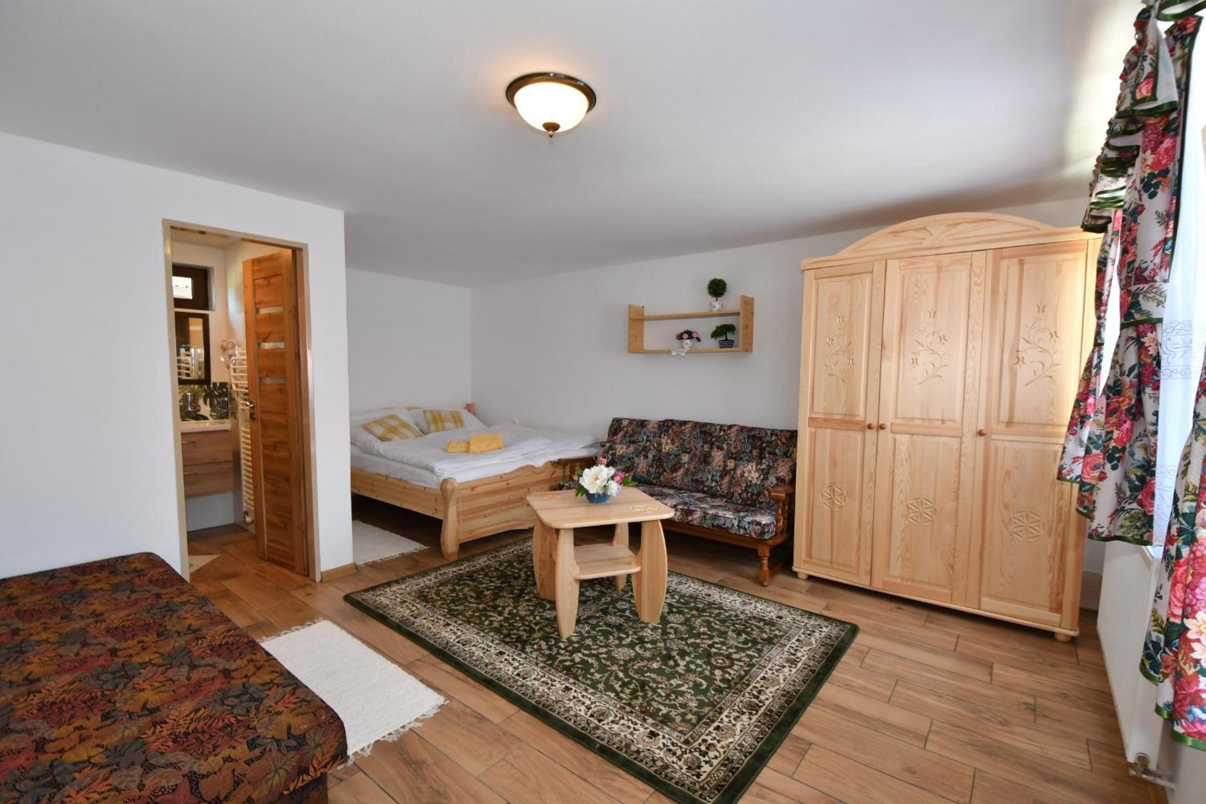 PRIVAT MARIANNA