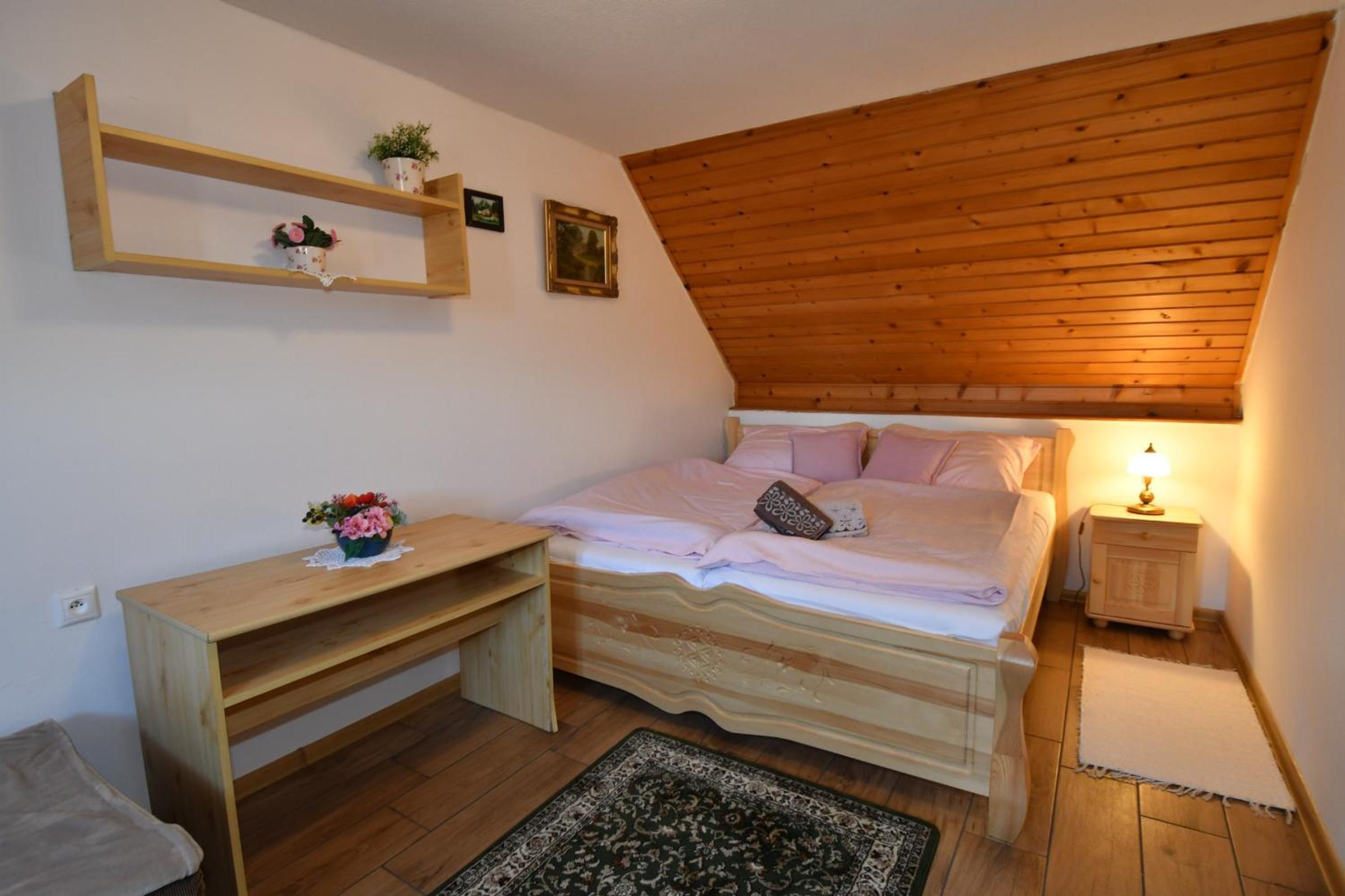 PRIVAT MARIANNA