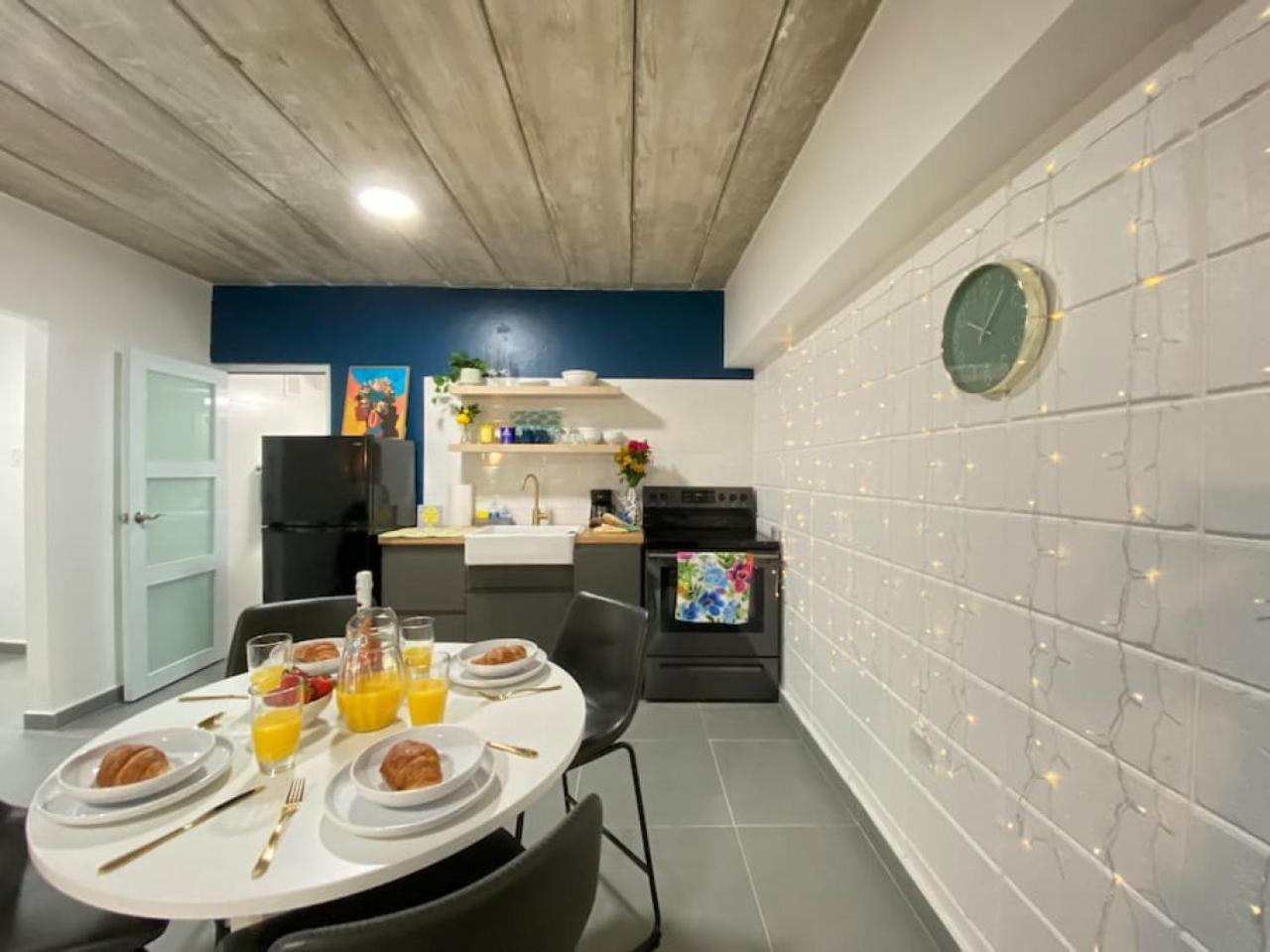 Ultra Modern Studio Brunch downstairs