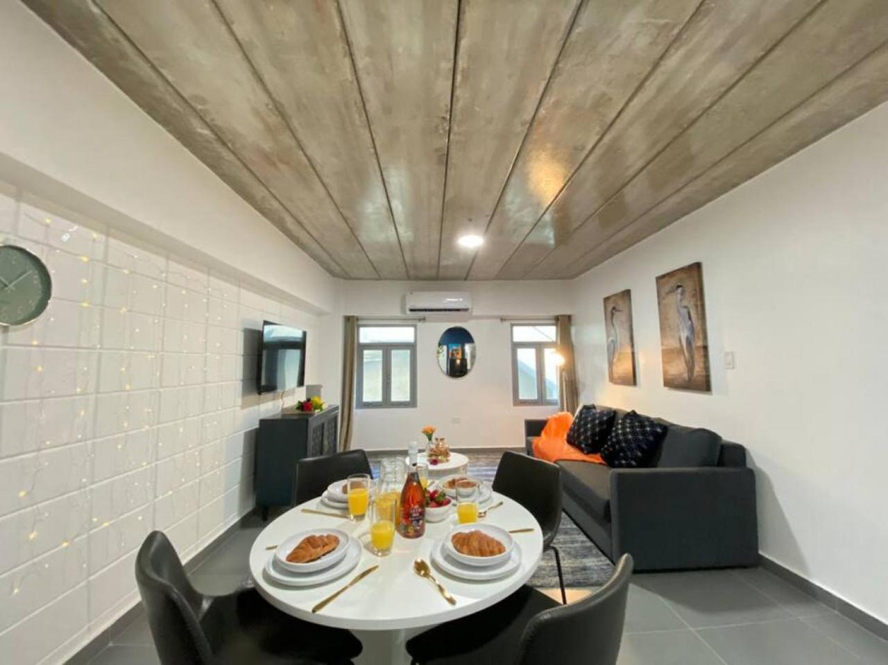 Ultra Modern Studio Brunch downstairs