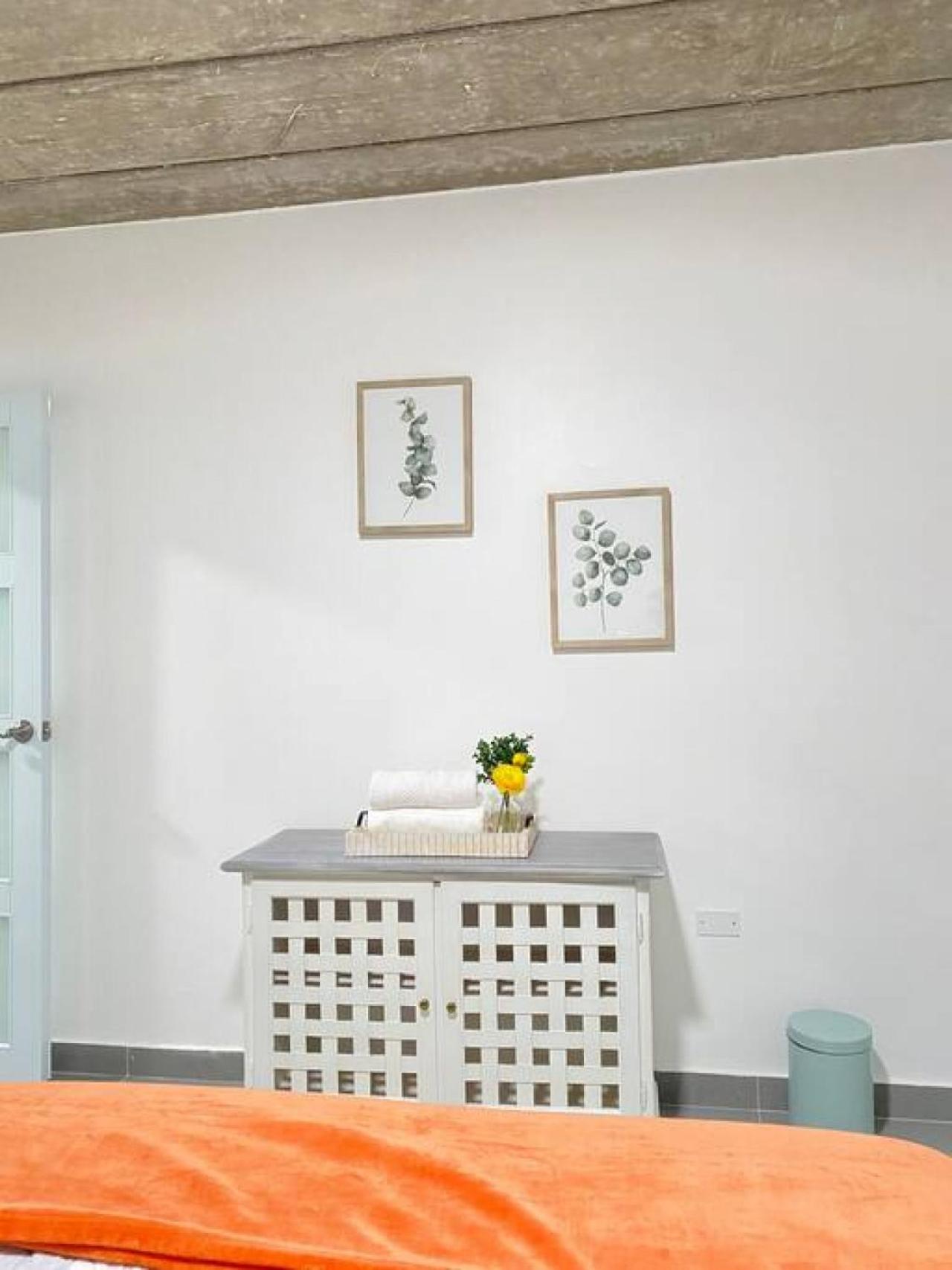 Ultra Modern Studio Brunch downstairs