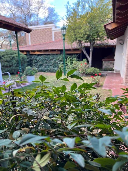 Valentino House piscina internet parking desayuno