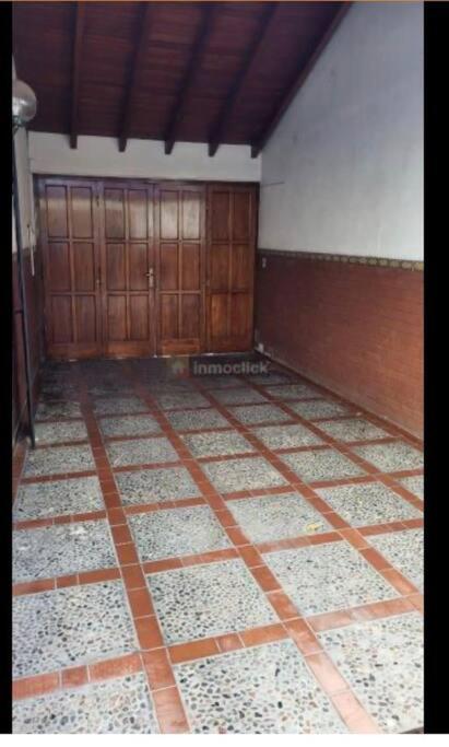 Valentino House piscina internet parking desayuno