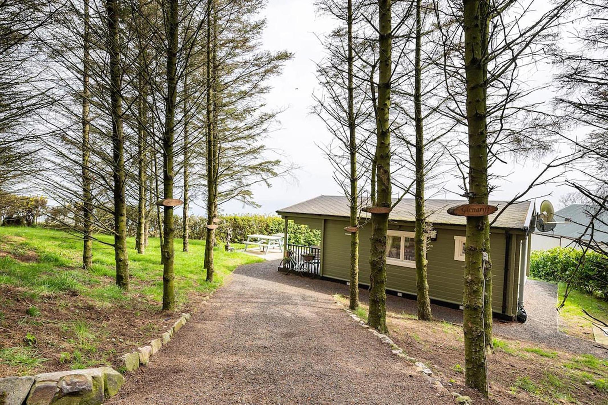 Torr Lodge- luxury log cabin with private hot tub!