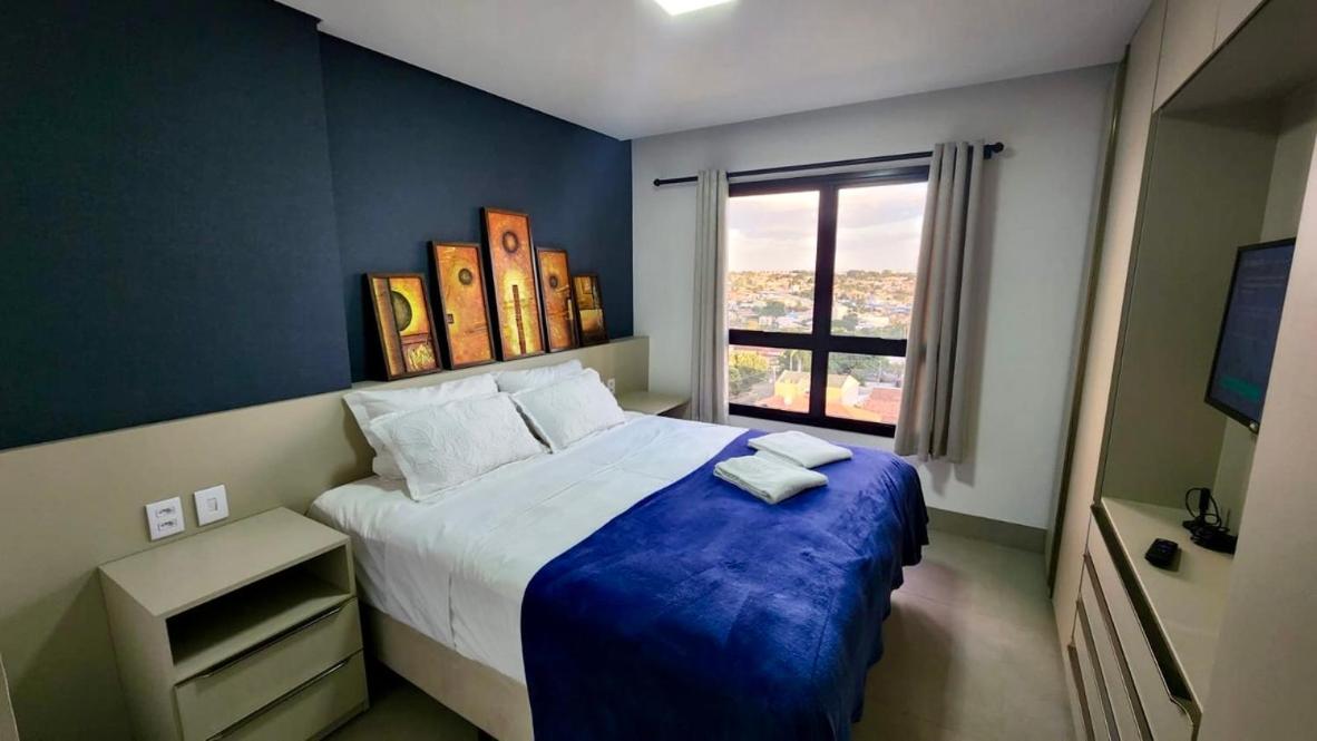 Estúdio com Quarto Privativo, TV e Cama Super King