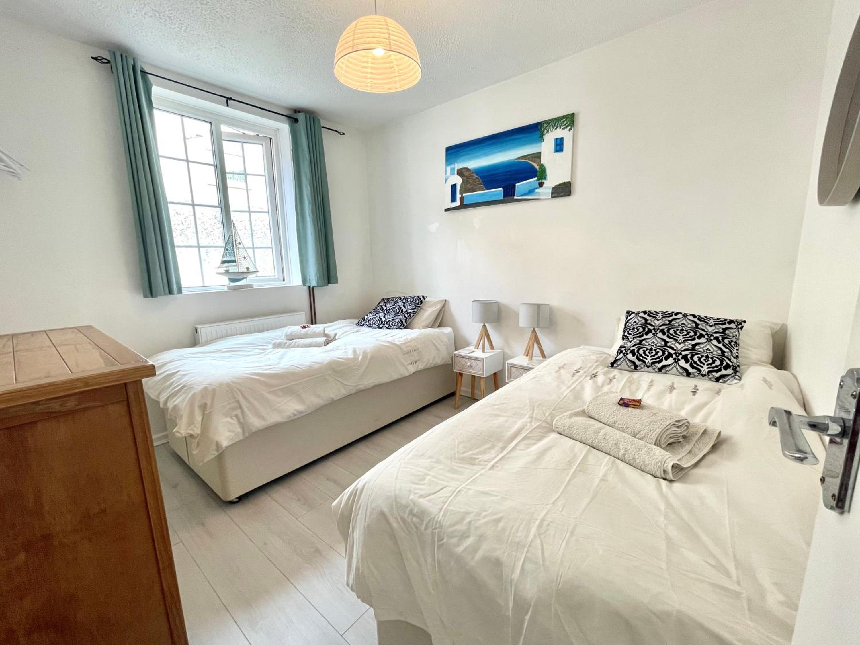 Apartment in central Exmouth view 2