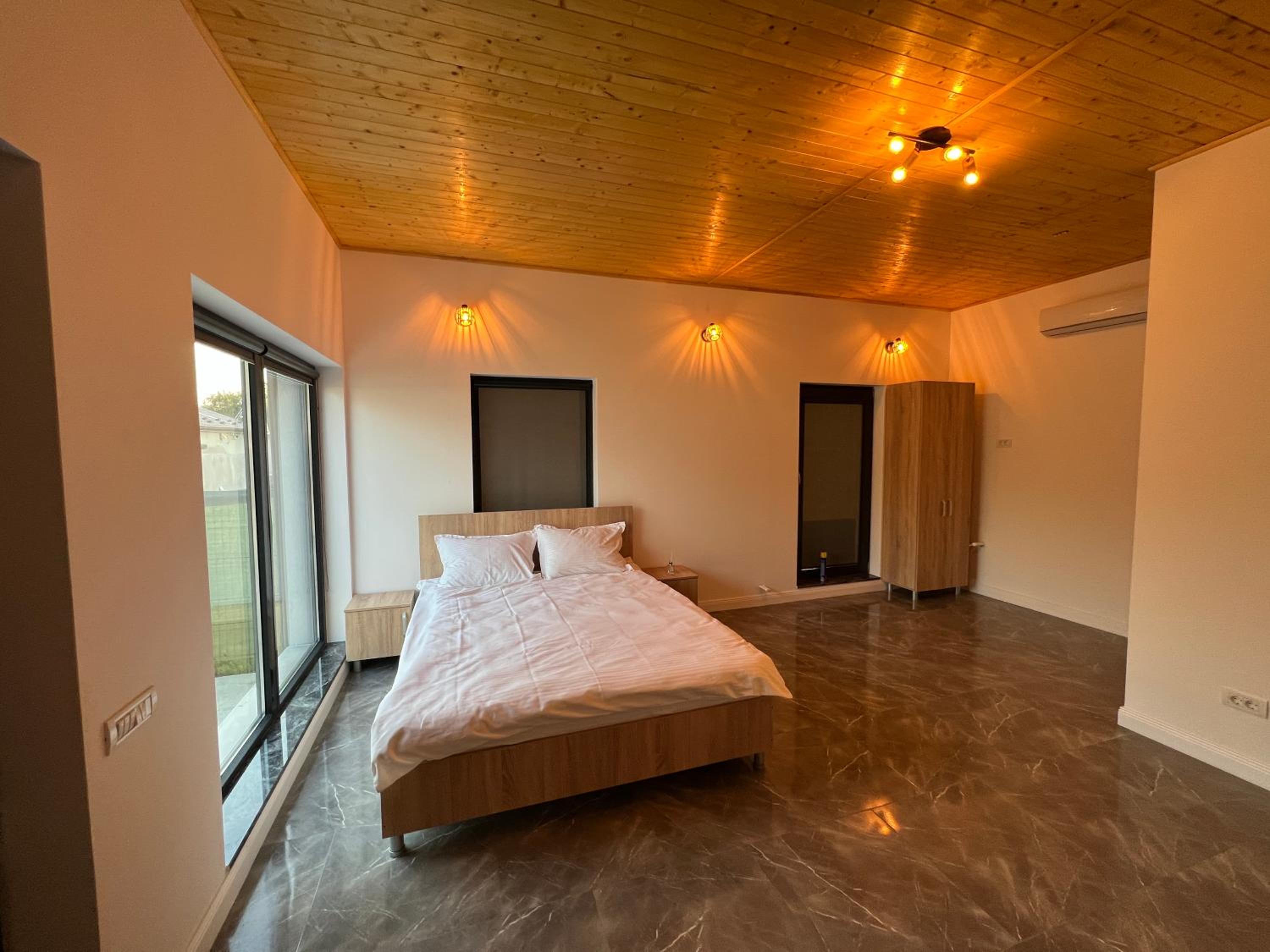 ALEX’S BEACH HOUSE view 4