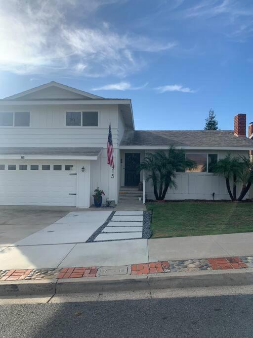 4Bd, Family Friendly, Fun Yard, Close to Beaches! view 4