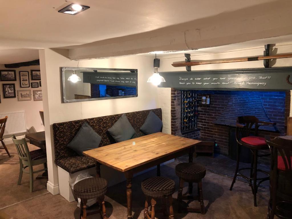Shenstone Lodge