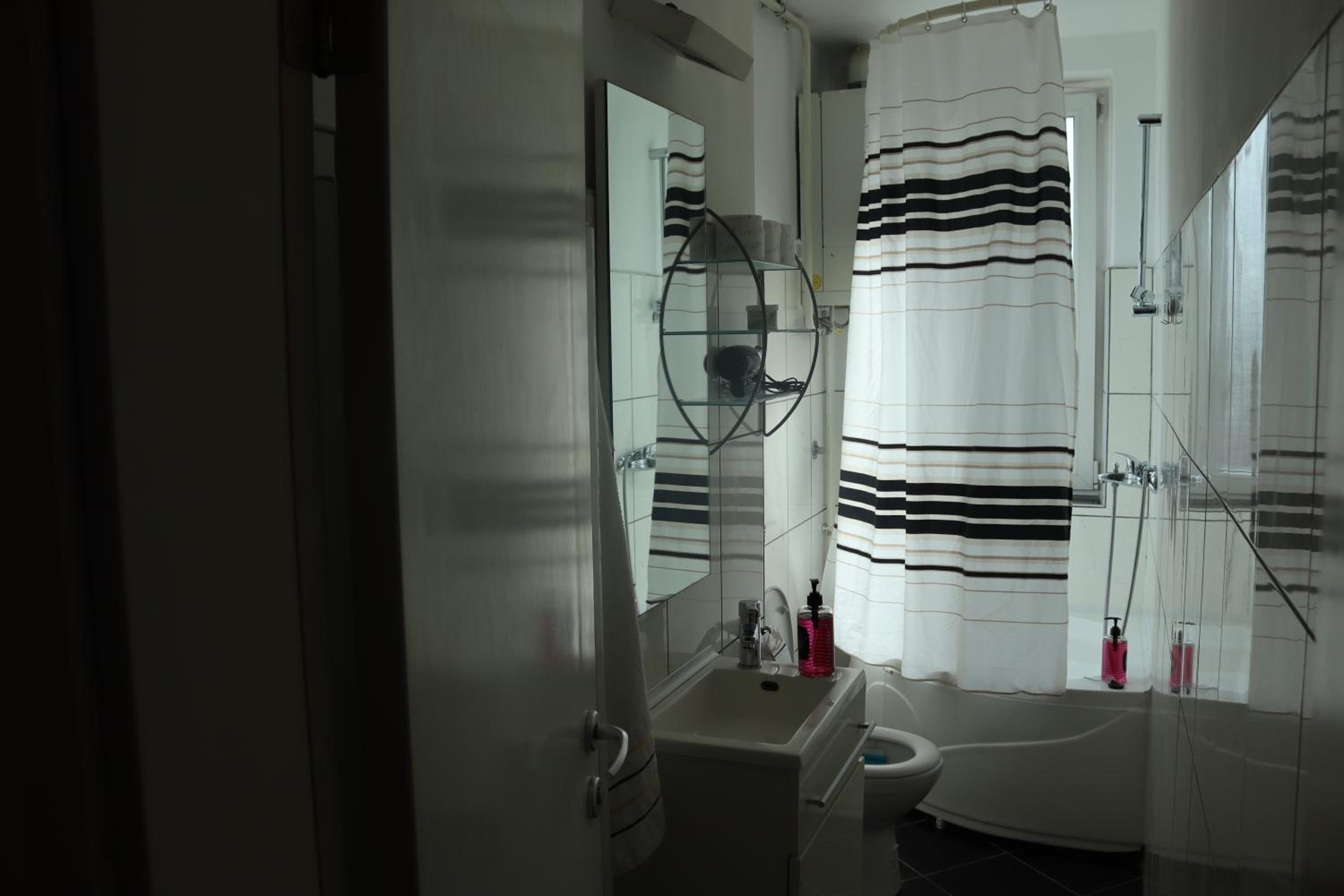 Moonlight Shadow Apartment