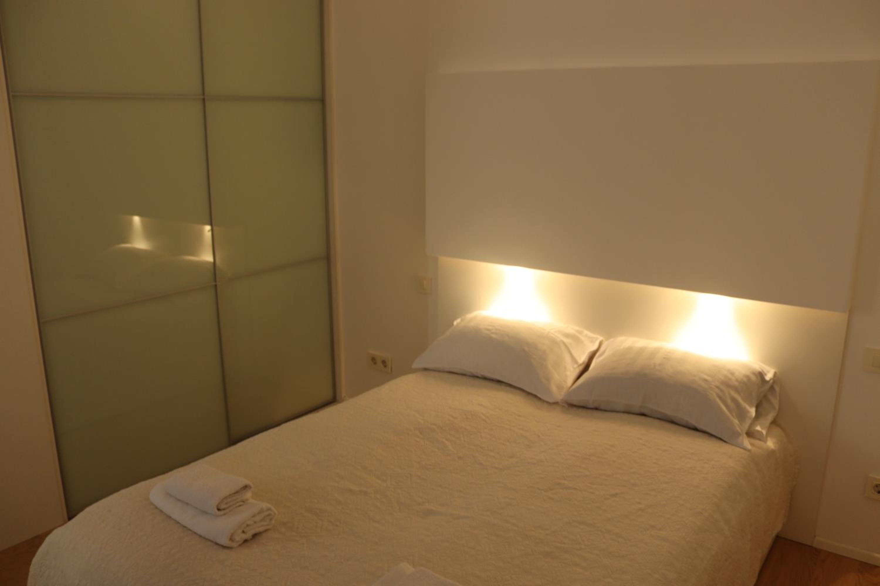 Moonlight Shadow Apartment