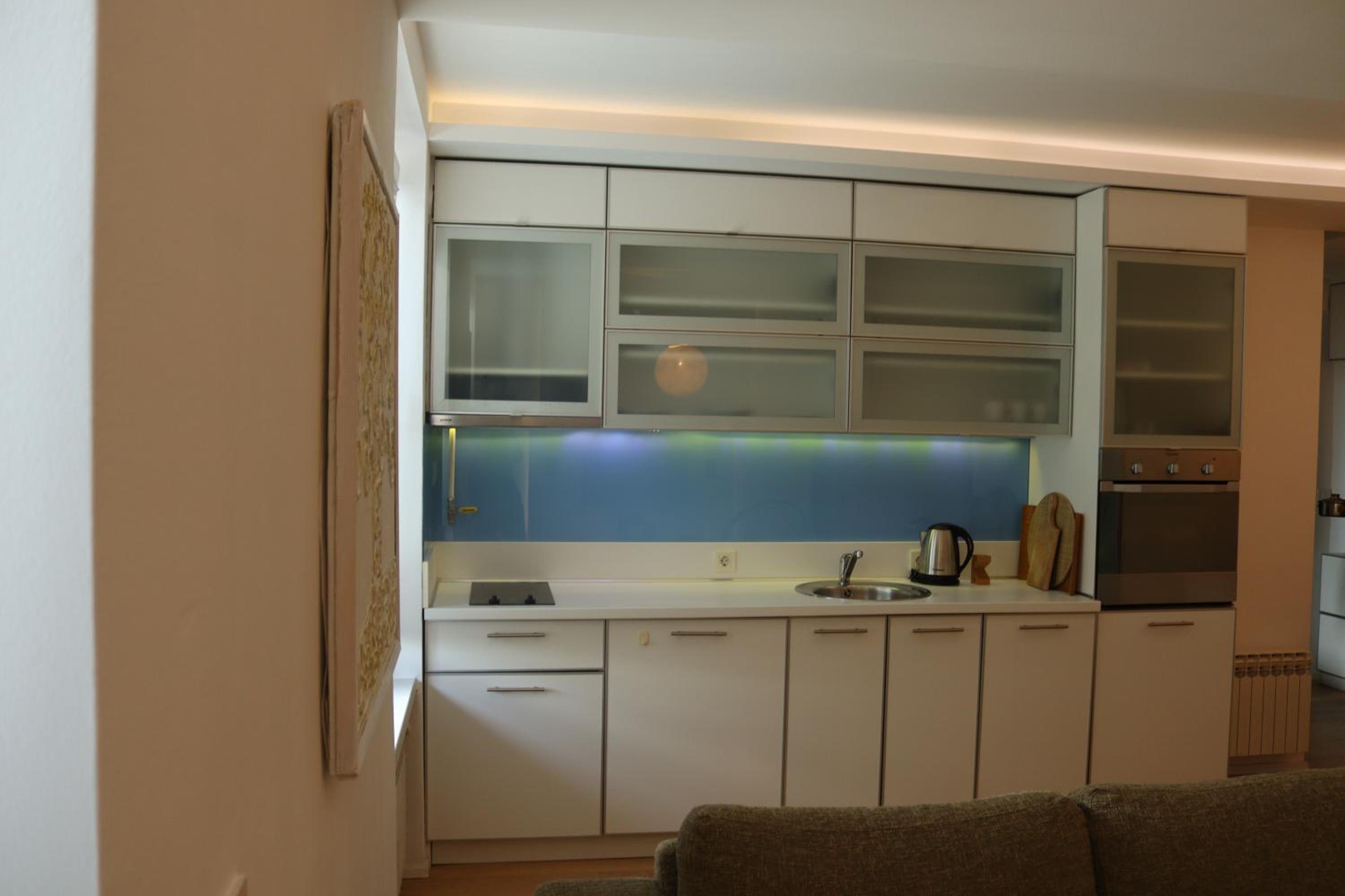 Moonlight Shadow Apartment