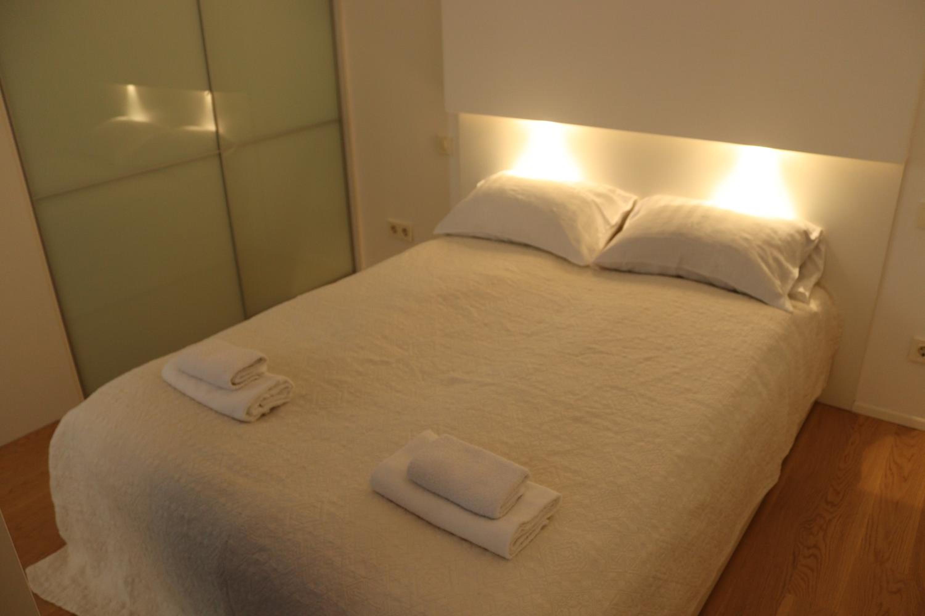 Moonlight Shadow Apartment