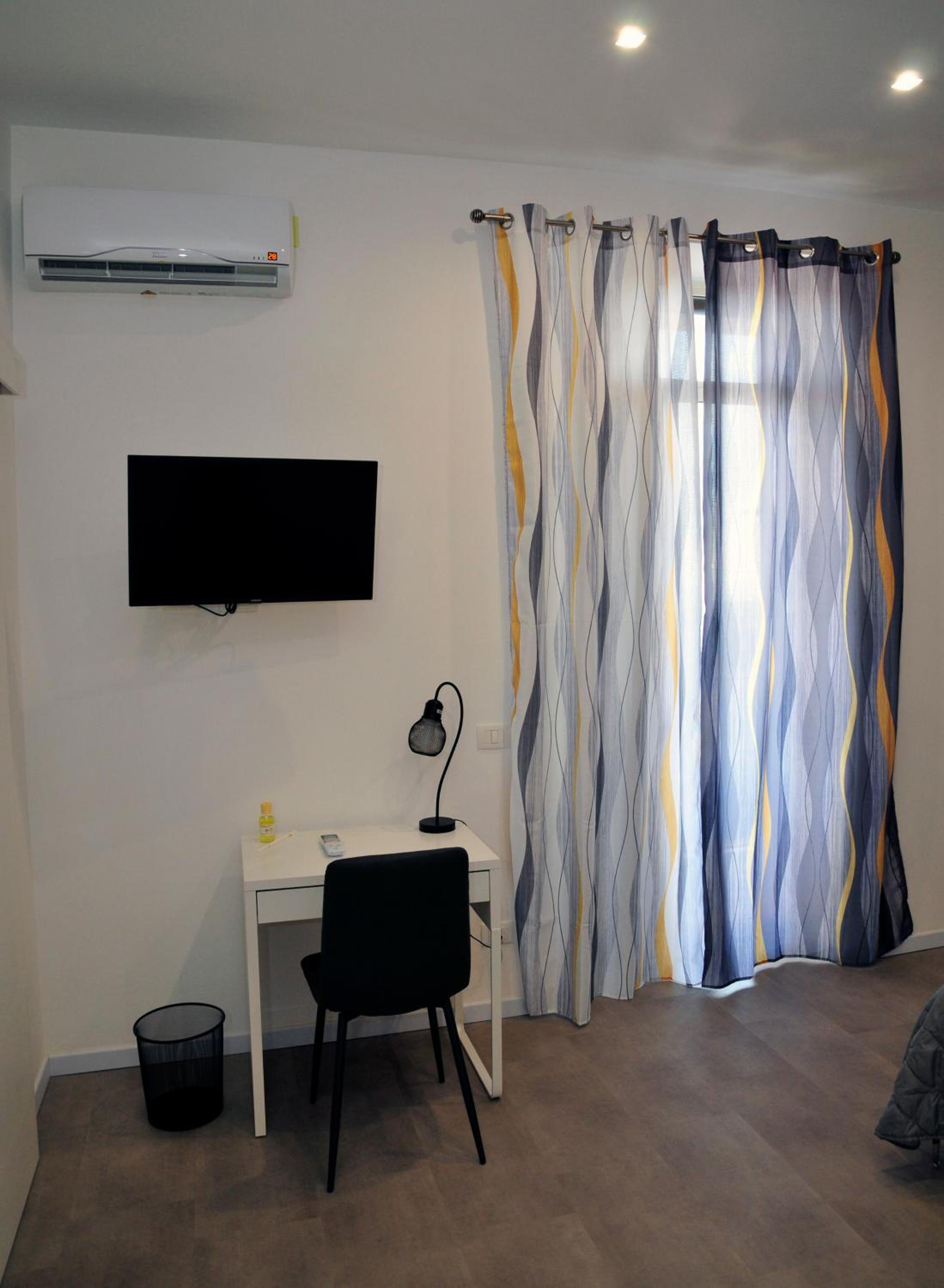 Photo 8