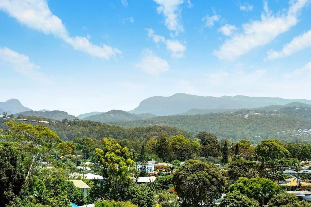 Burleigh Beach Escape with Stunning Sunset Views