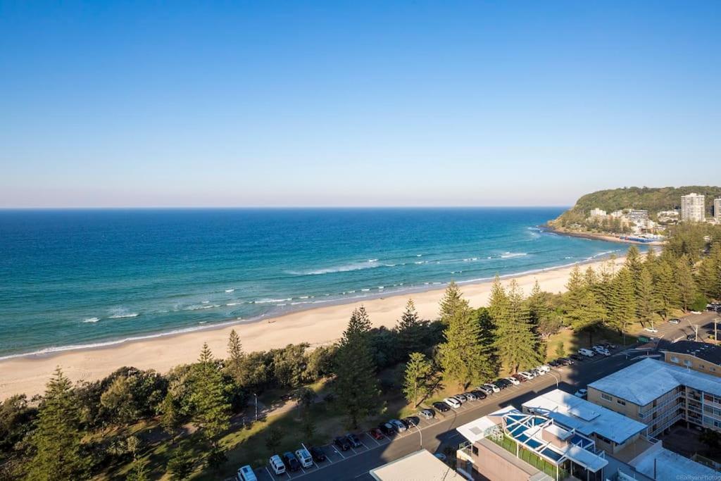 Burleigh Beach Escape with Stunning Sunset Views