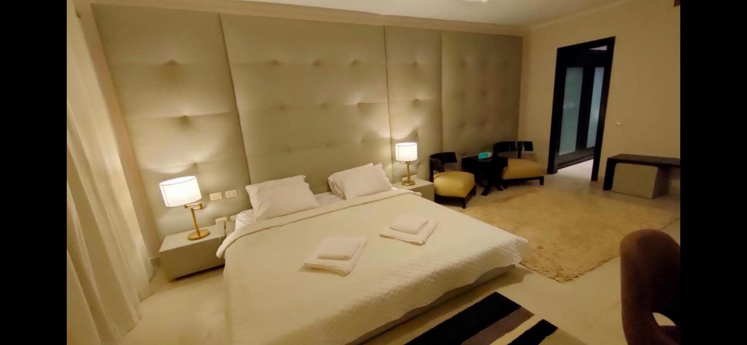 Executive Royal Tower Apartments - Sky Lounge