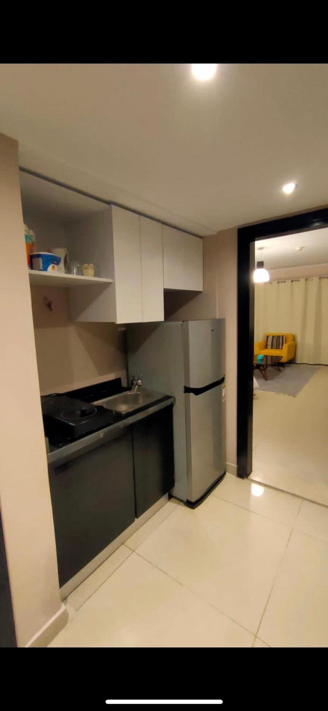 Executive Royal Tower Apartments - Sky Lounge