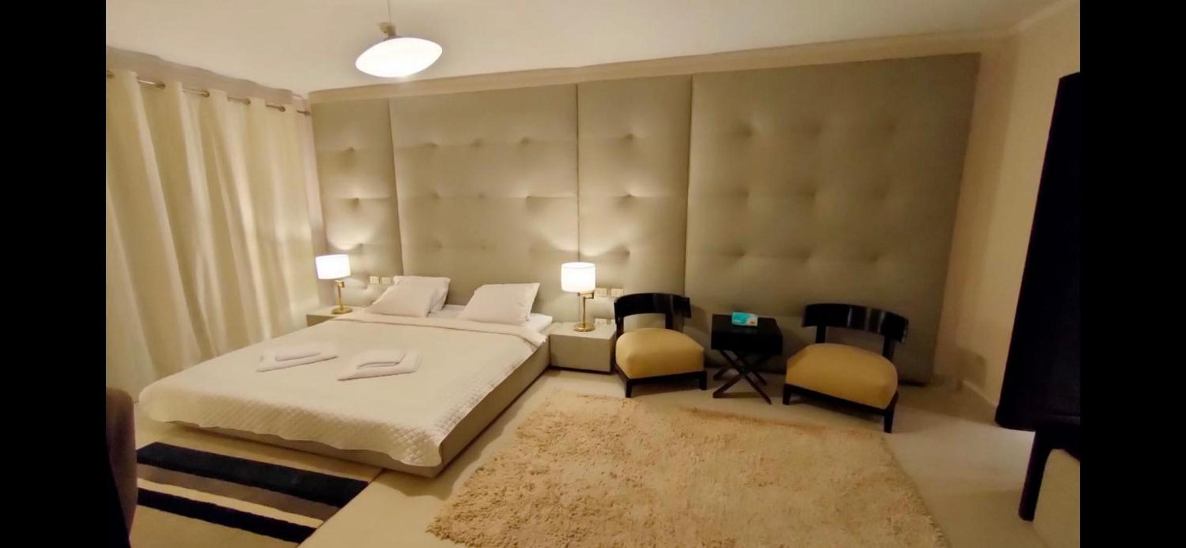 Executive Royal Tower Apartments - Sky Lounge