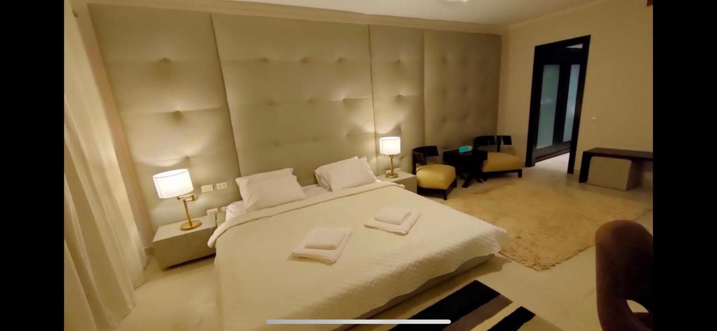 Executive Royal Tower Apartments - Sky Lounge