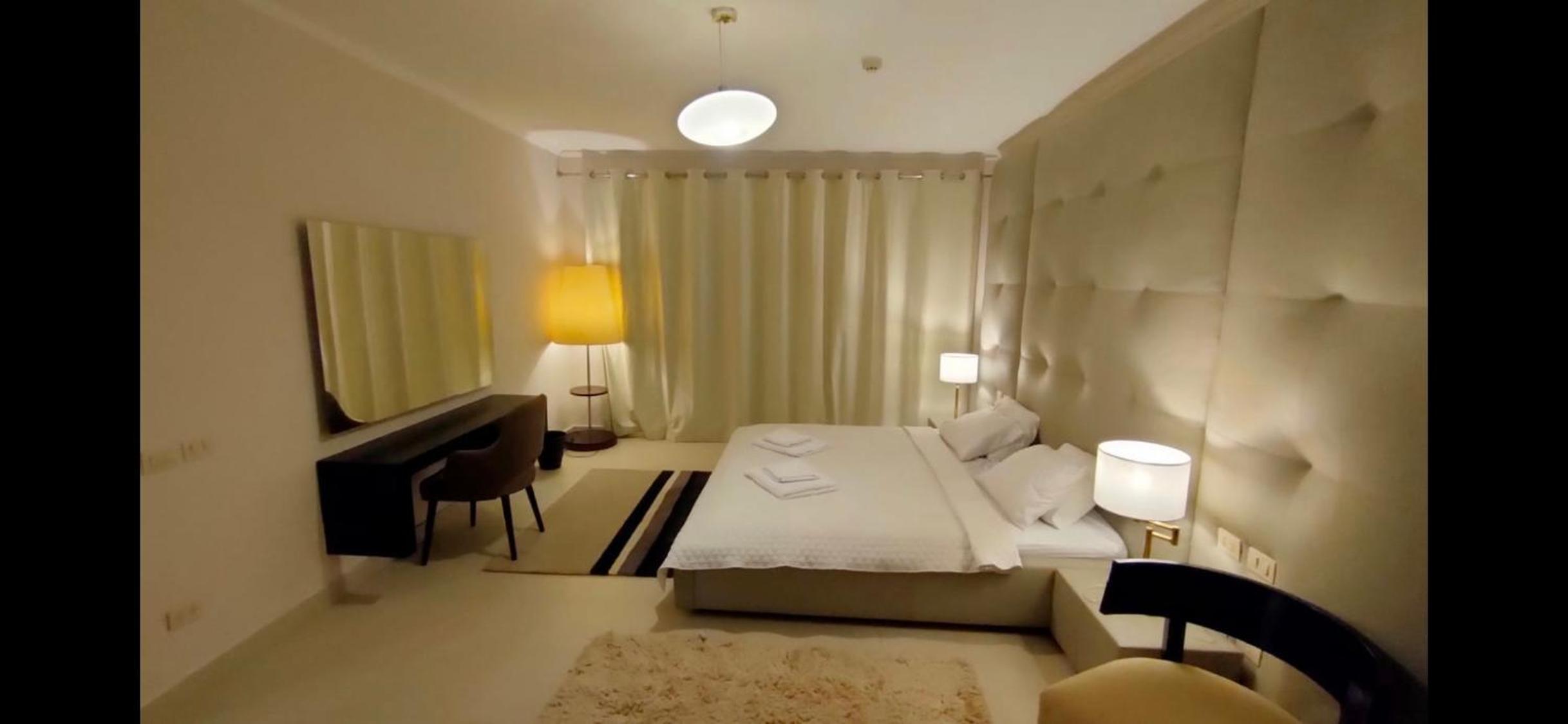 Executive Royal Tower Apartments - Sky Lounge