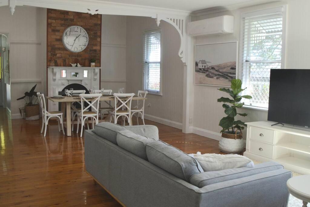 Belle Vue Cottage - East Toowoomba