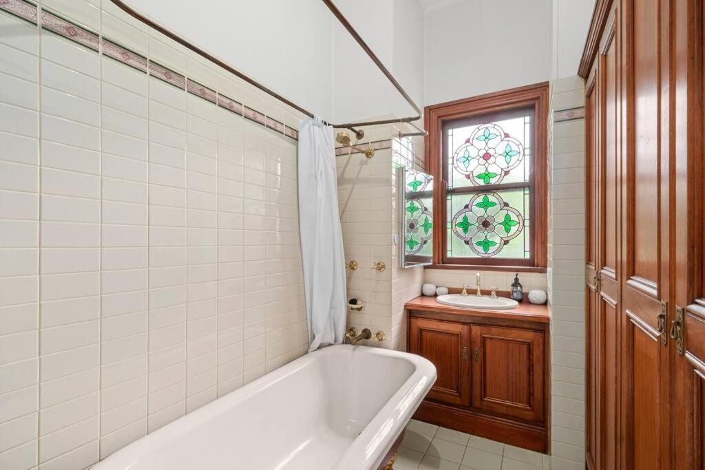 Belle Vue Cottage - East Toowoomba