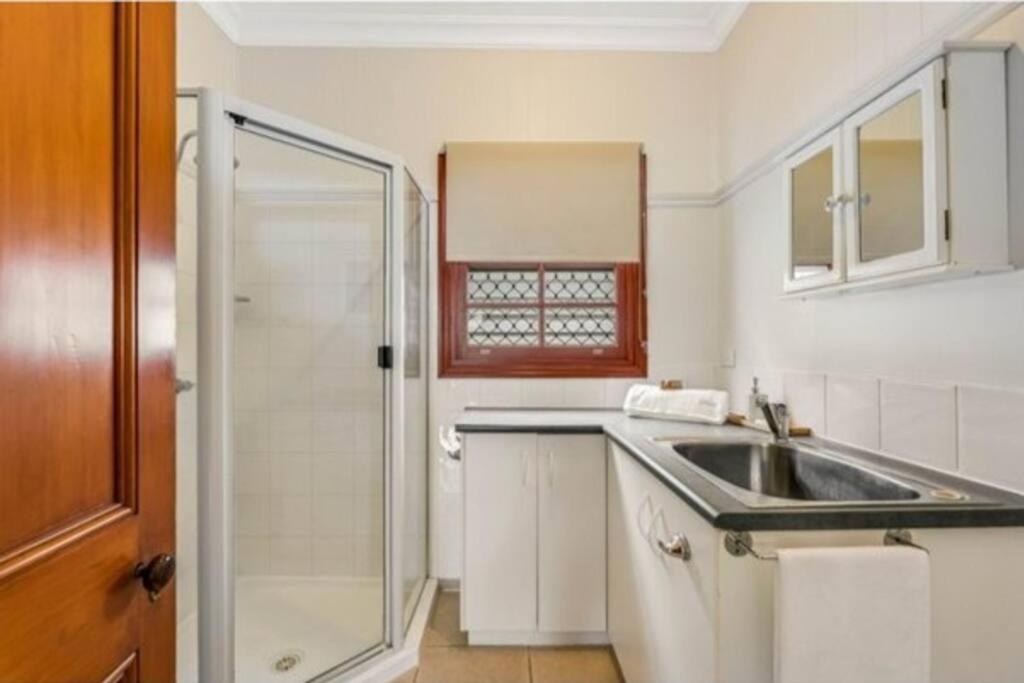Belle Vue Cottage - East Toowoomba