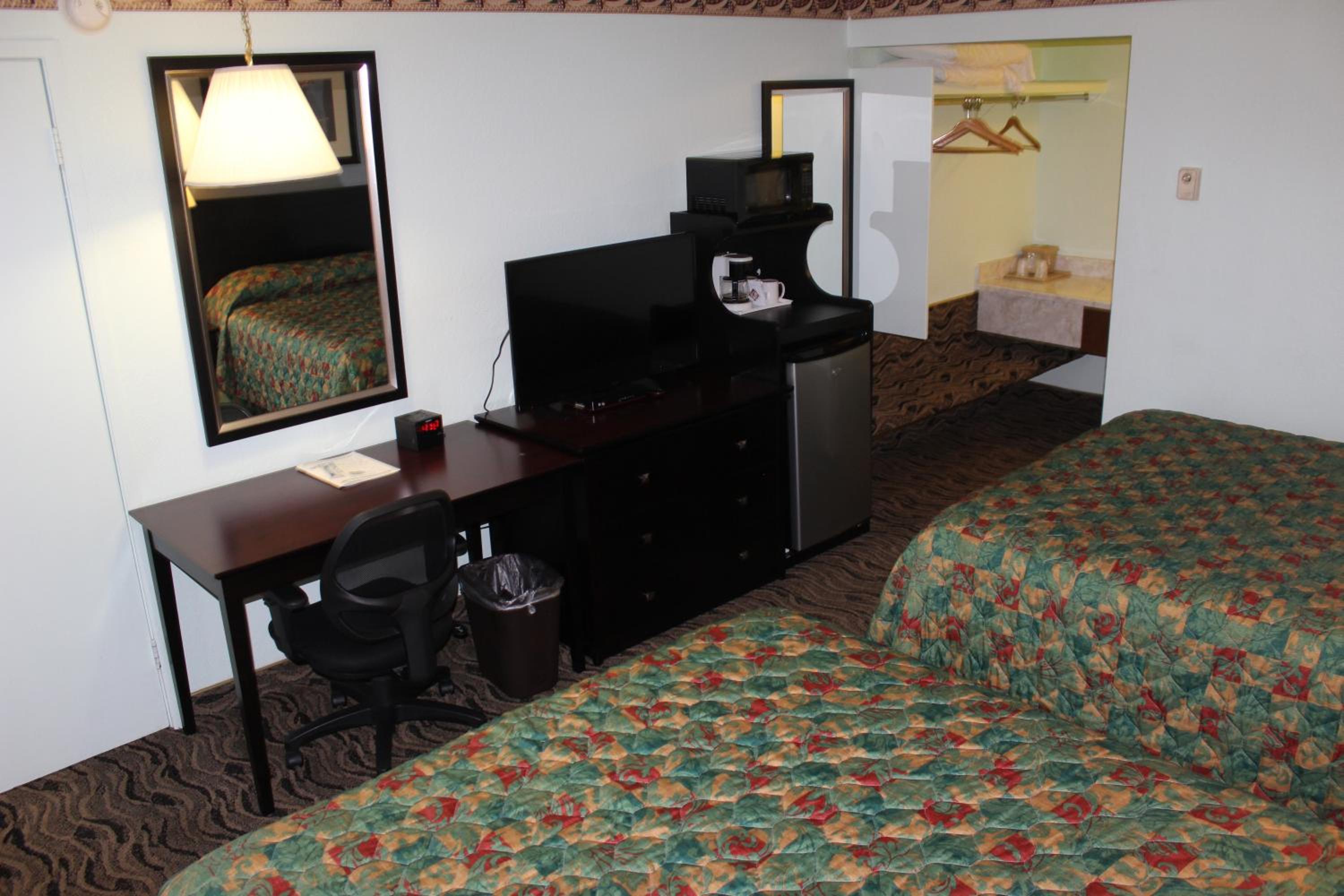 Safari Inn