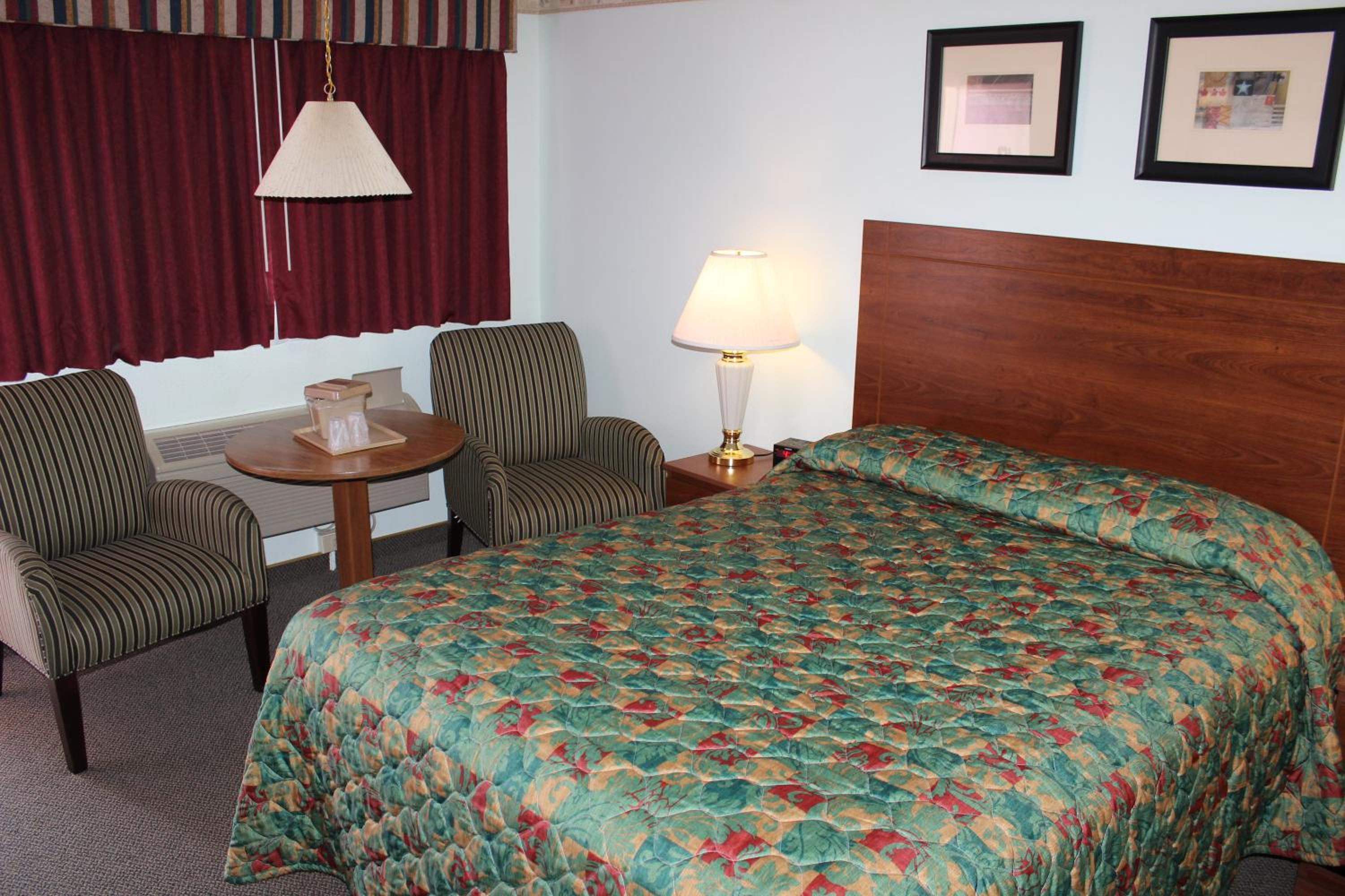 Safari Inn