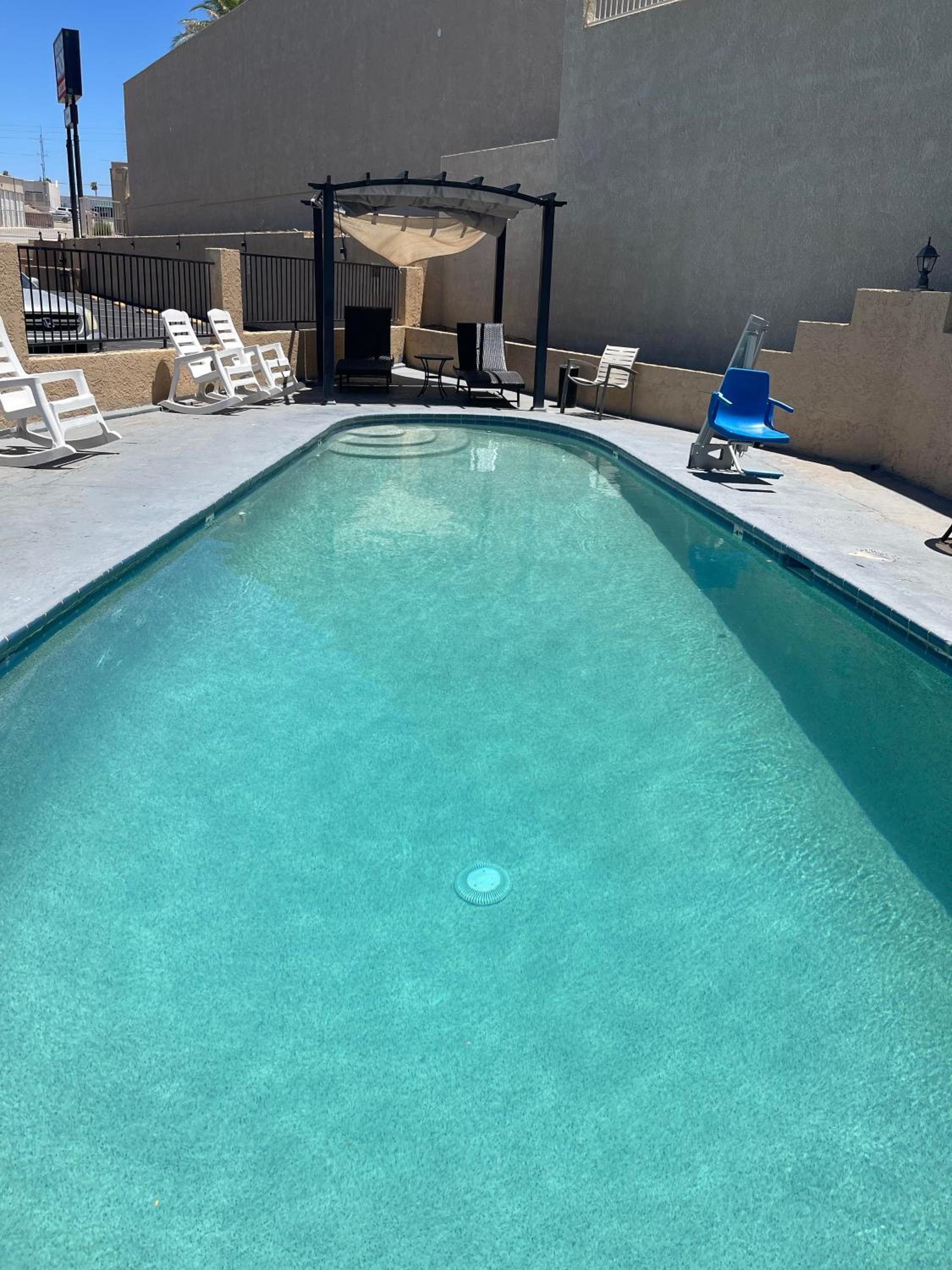 Windsor Inn Lake Havasu City view 3