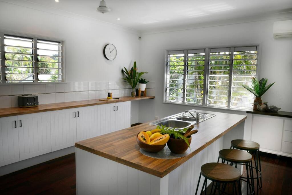 Ohana - Beachfront Holiday House