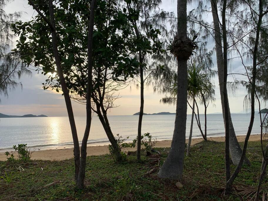 Ohana - Beachfront Holiday House