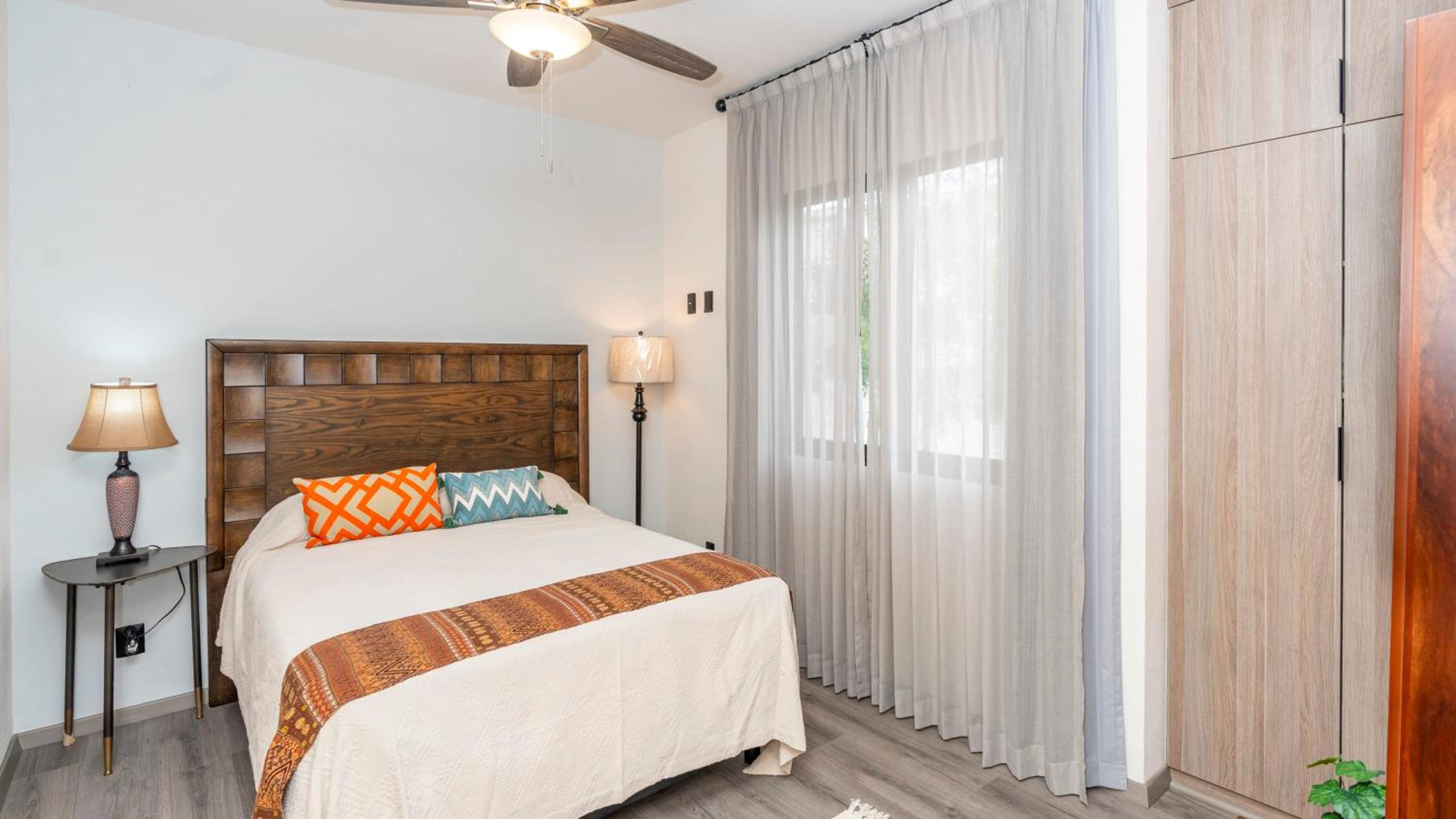 4BR Oasis with Pool & Gym at Nueva Escondida view 3