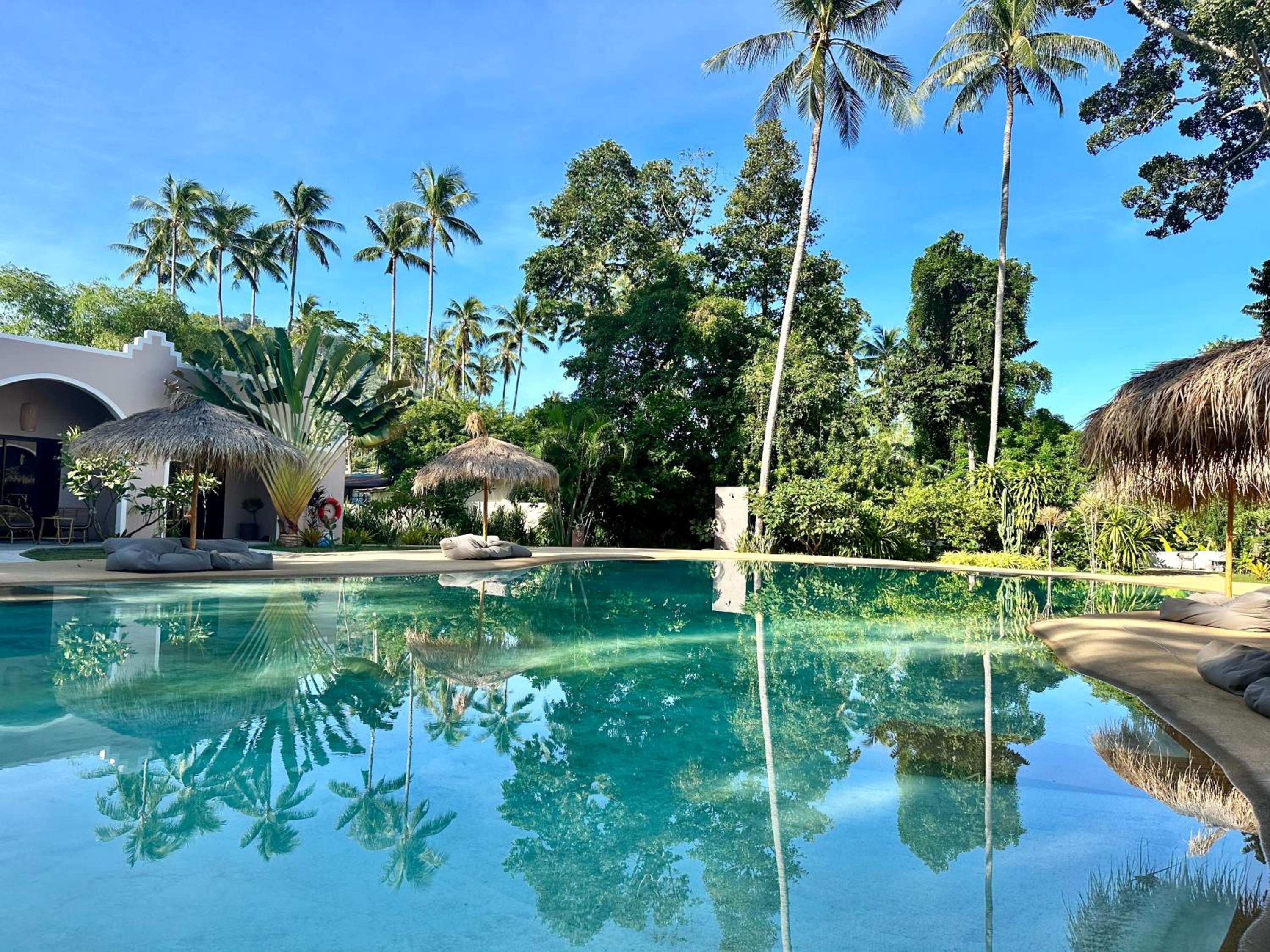 swimming pool