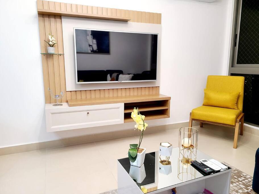 Amazing Apt. Close to the City view 2