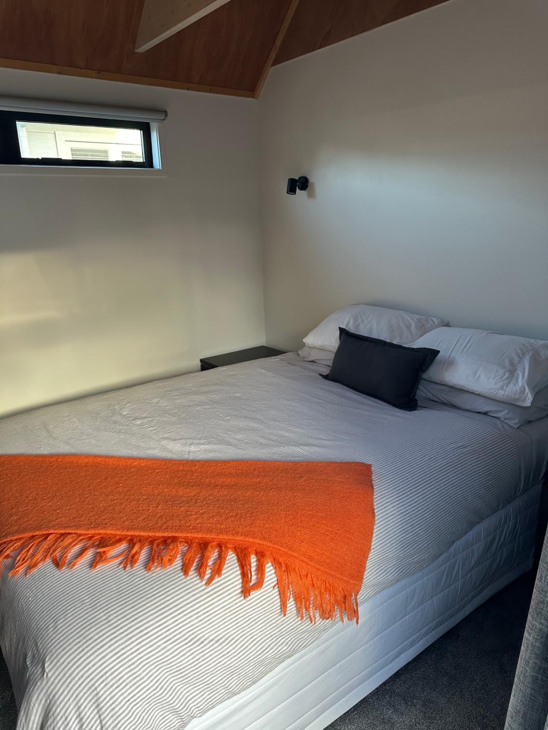 Modern Two bedroom Oasis view 4