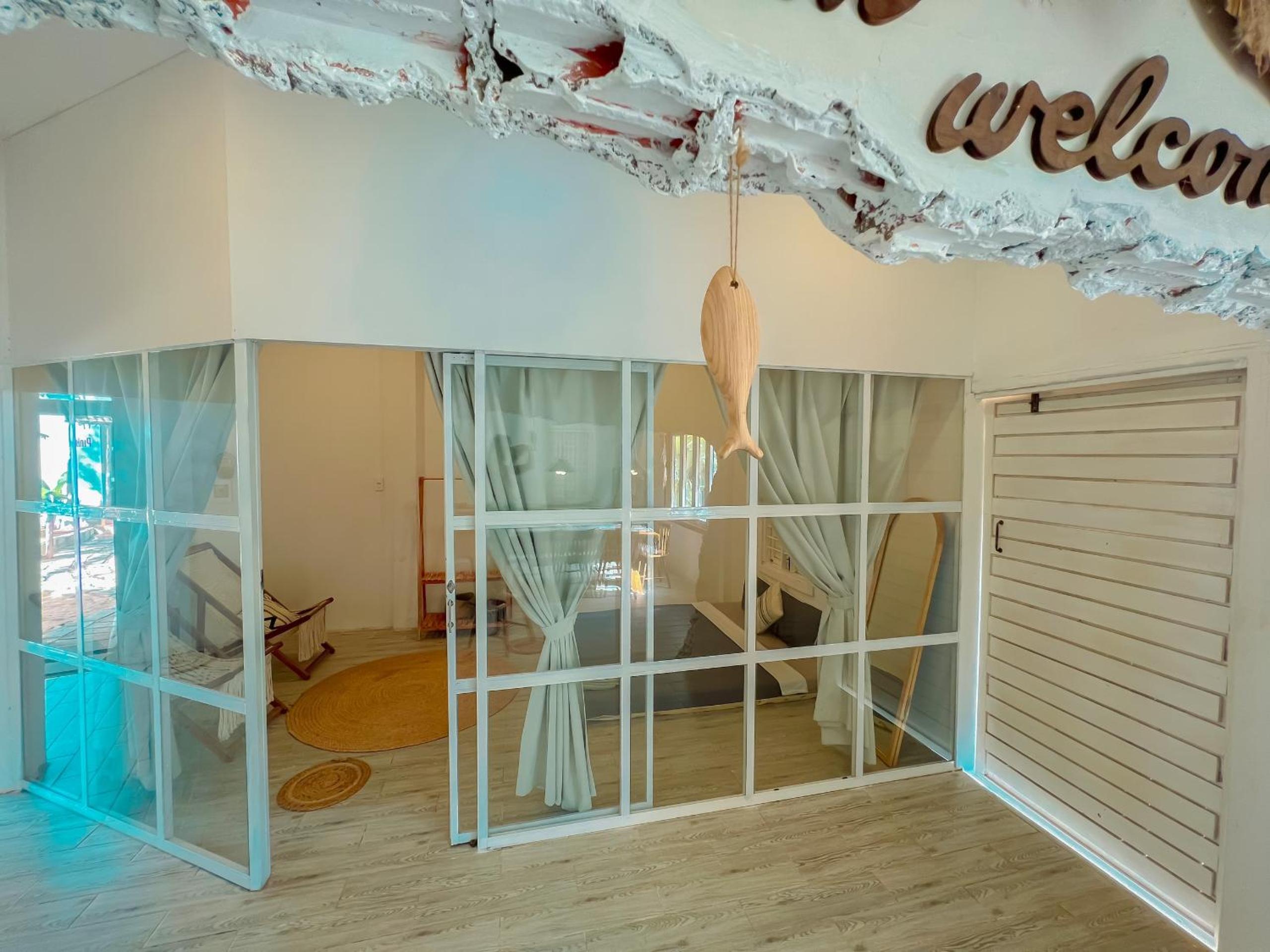 Chon's Dock Homestay & Apartment - Free Outdoor Pool view 4