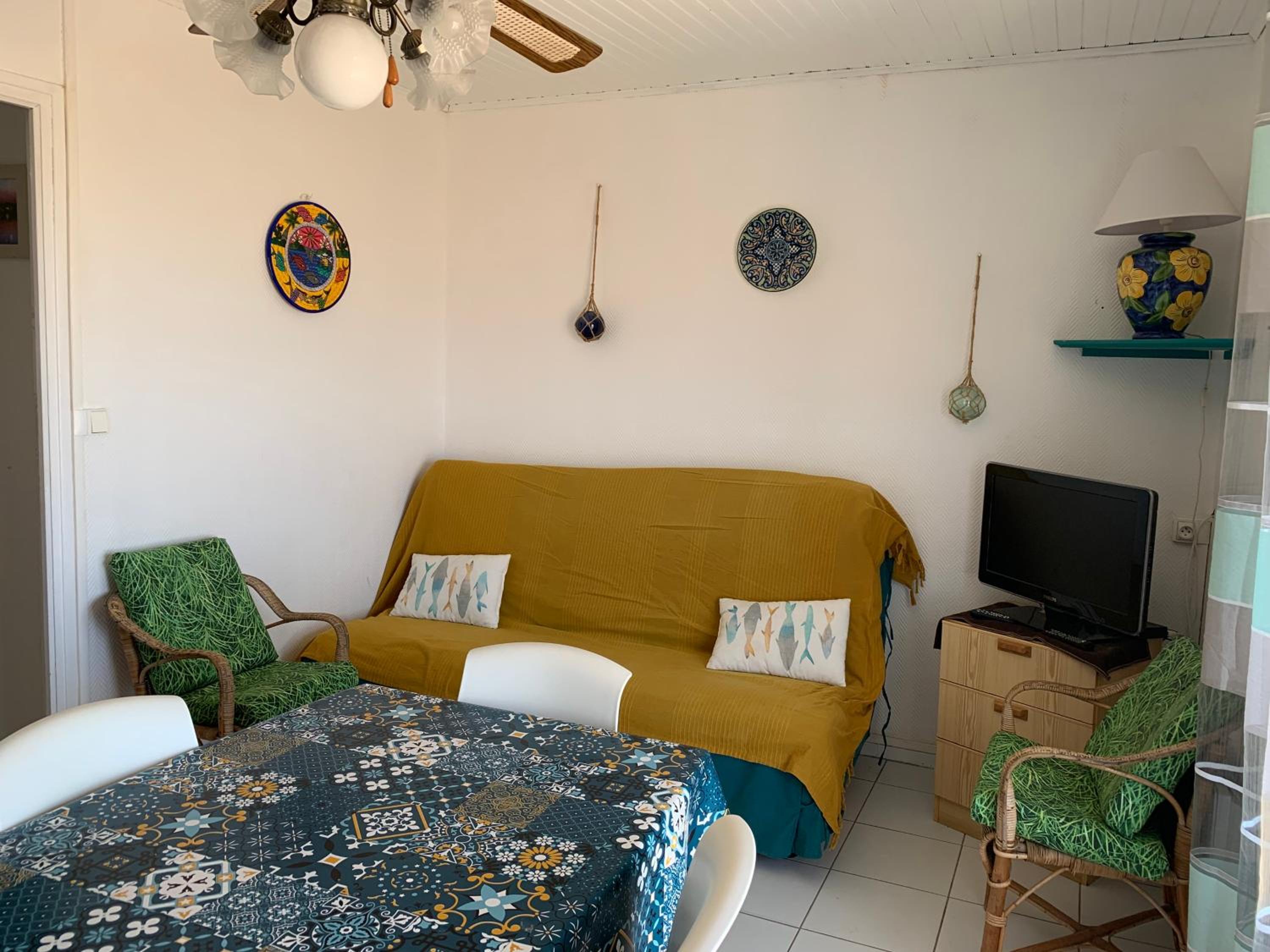 Les Corsaires direct plage près du port