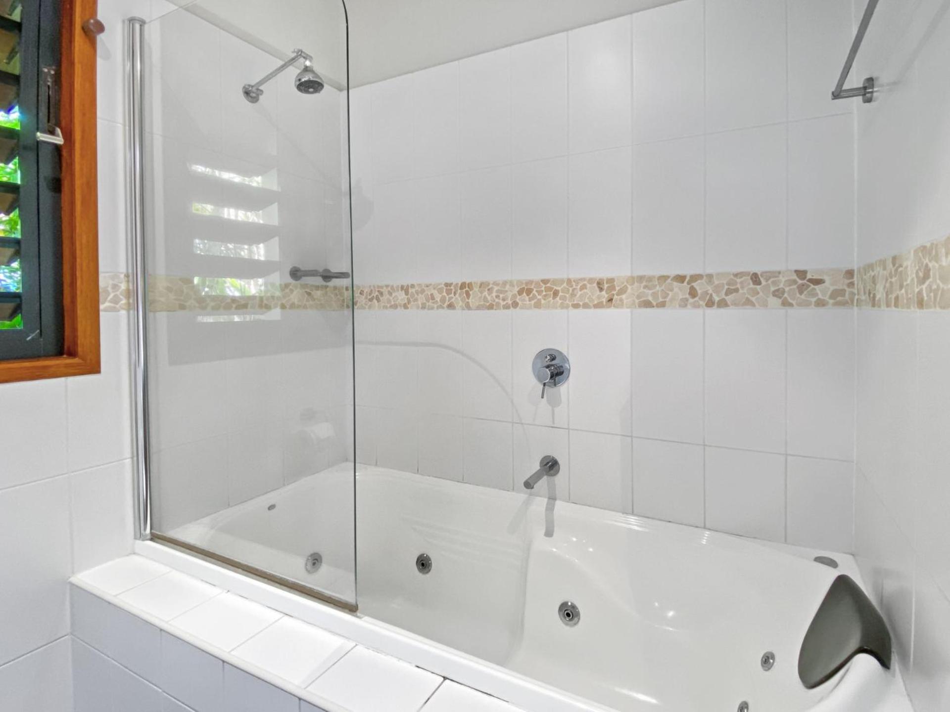 Pure Magnetic Villa 4