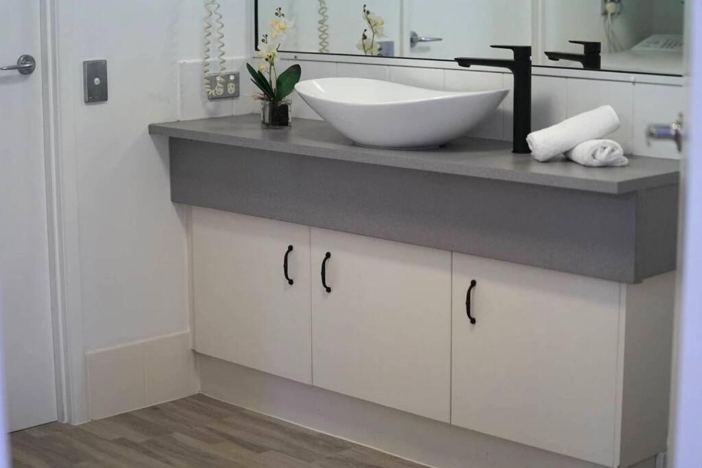 Stylish Unit, 4* Resort, Close to Noosa River