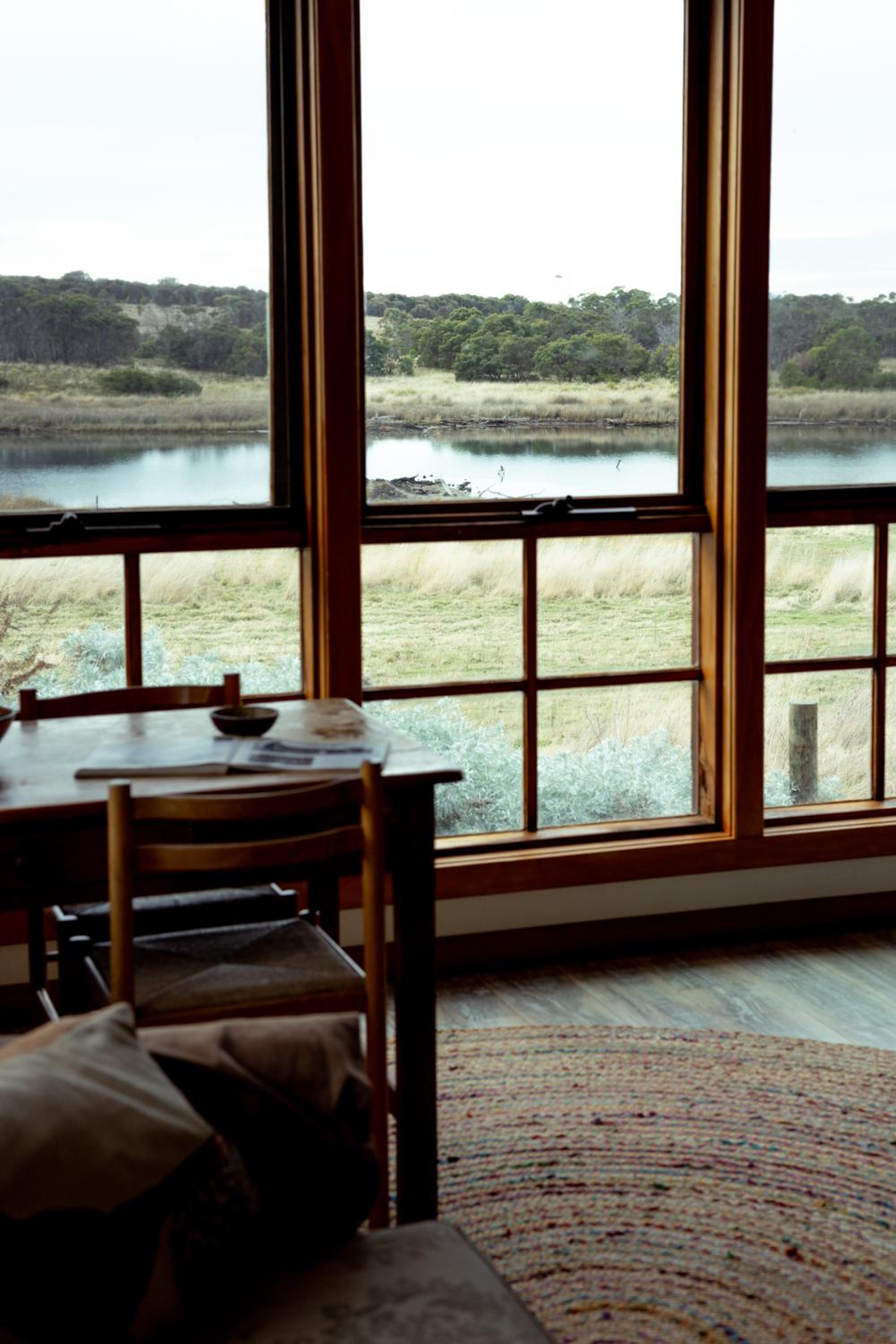 Heritage Shepherd's Cottage - Lisdillon - Waterfront