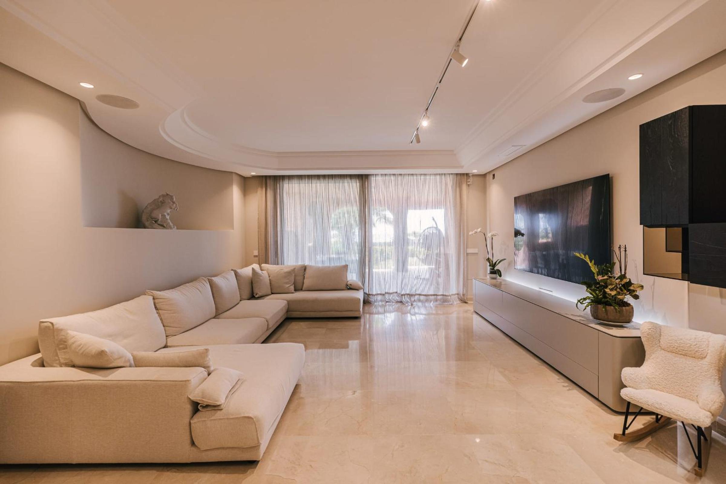Luxury sea views apartment